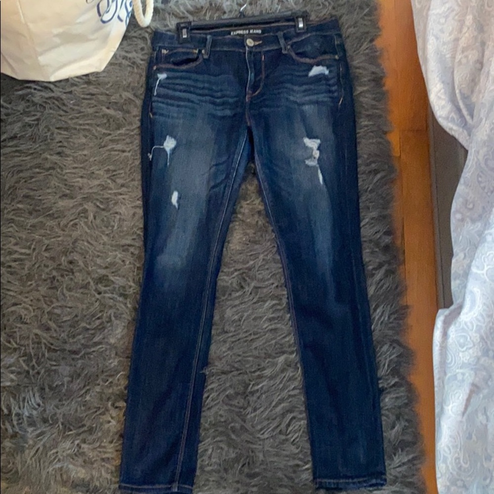Express wash distressed jeans
